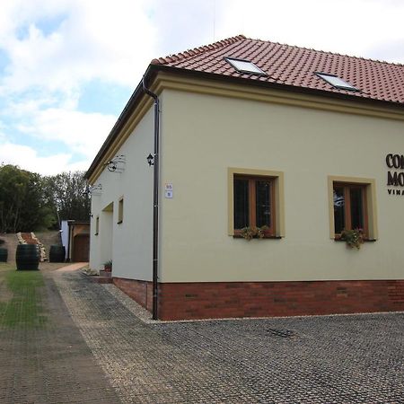 Comenius Moravus Vinarsky Dvur Mikulov Exterior foto