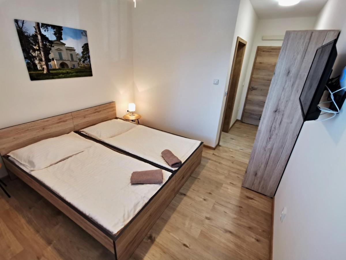 Comenius Moravus Vinarsky Dvur Mikulov Exterior foto