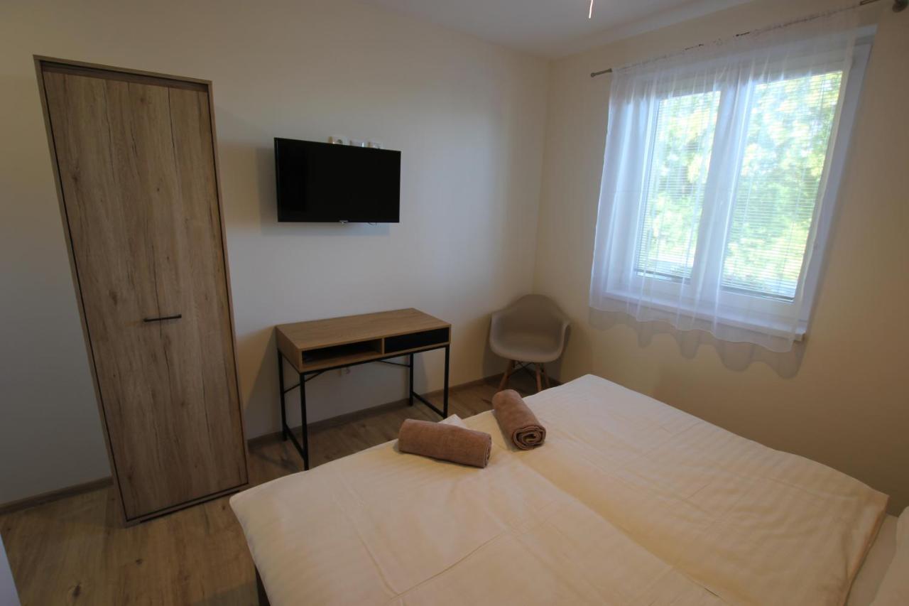 Comenius Moravus Vinarsky Dvur Mikulov Exterior foto