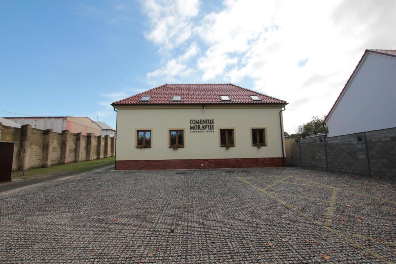 Comenius Moravus Vinarsky Dvur Mikulov Exterior foto