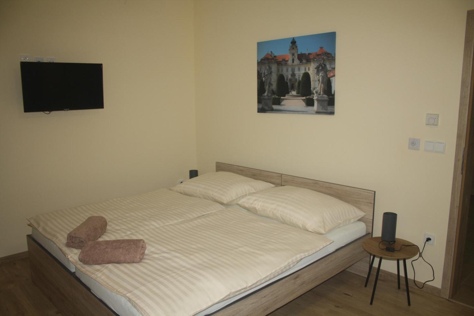 Comenius Moravus Vinarsky Dvur Mikulov Exterior foto